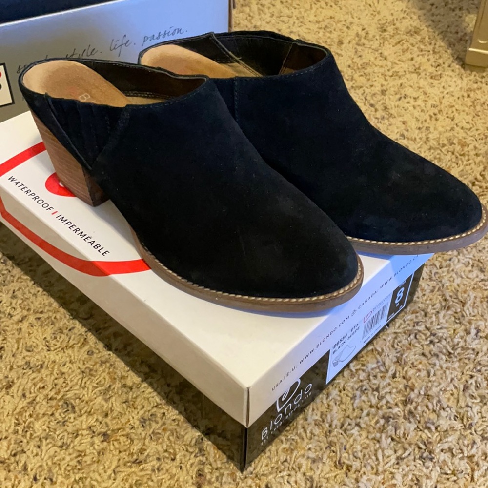 Blondo Norwich Mules